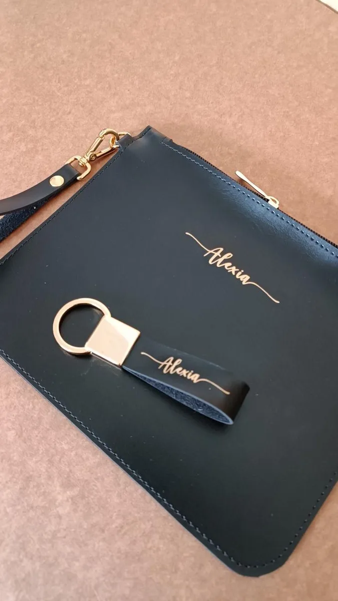 Chaveiro e bolsa de couro personalizados – presente personalizado UP Criativa, João Pessoa